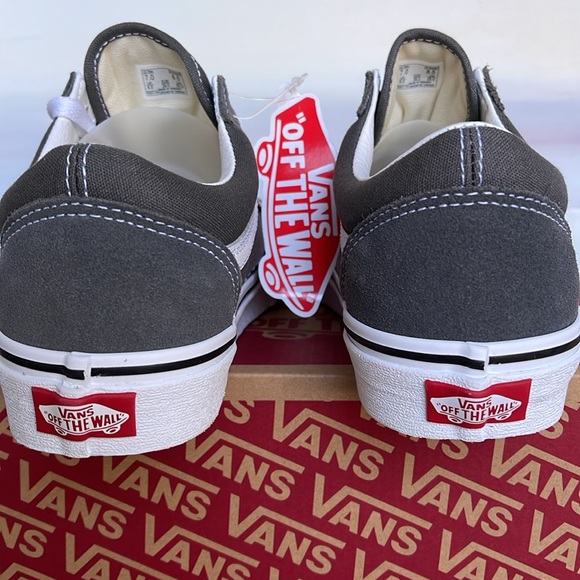 Vans WMNS Old Skool
Pewter/True White
VN0A4BV5195
Sneakers - Picture 13 of 16